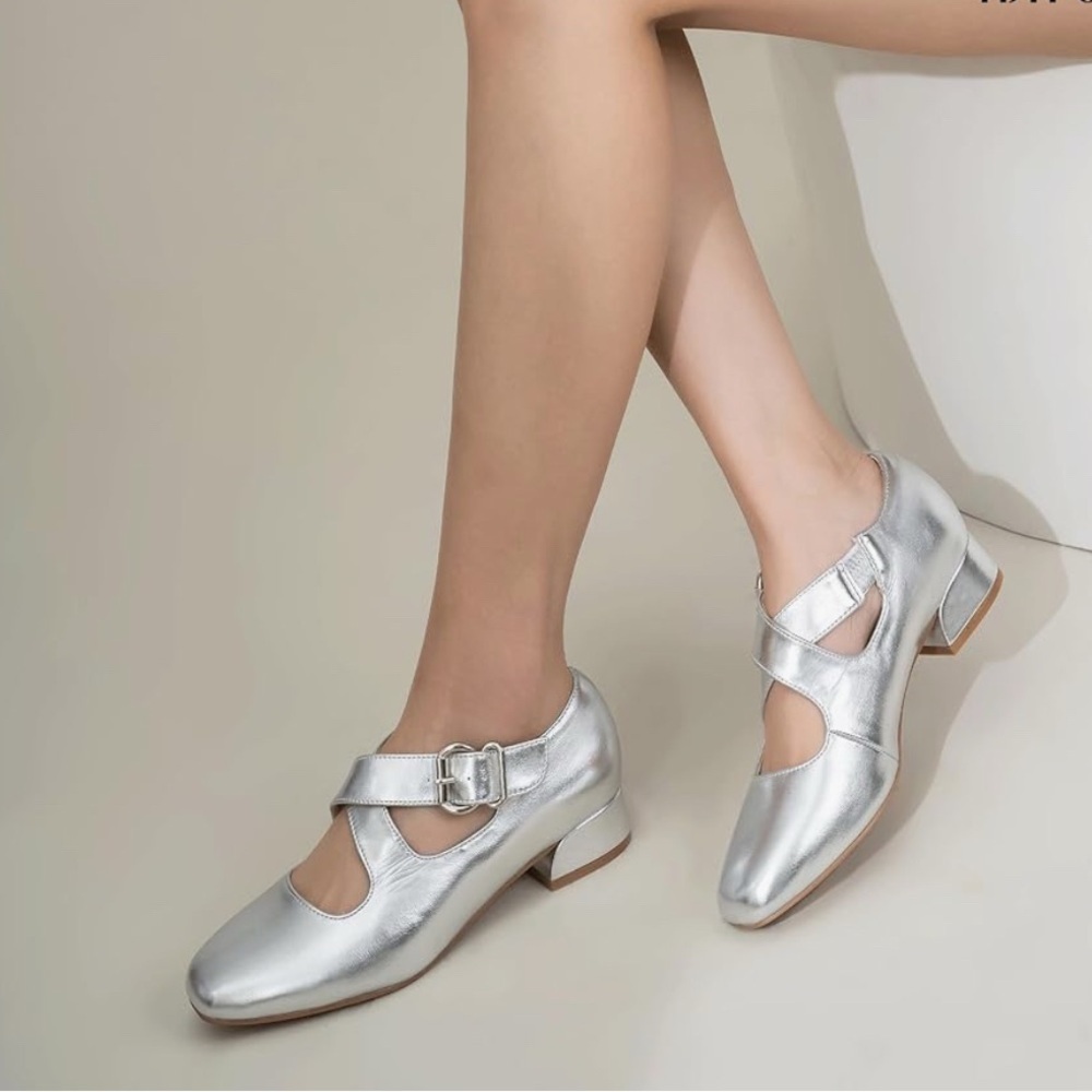 IDIFU Silver Mary Jane Heels